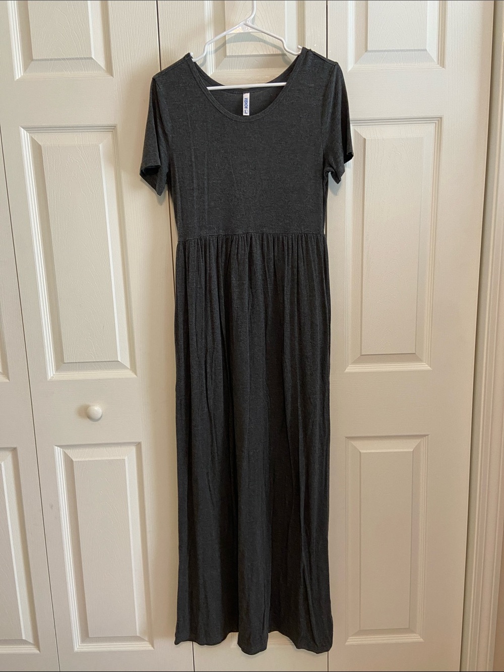Women's Dark Grey Heathered Short-Sleeve Maxi Dress with Gathered Waist
